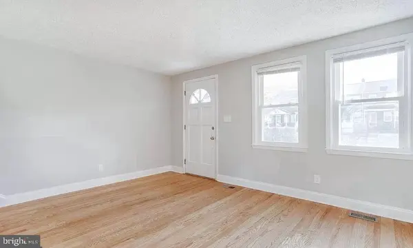 1046 ELM RD, Halethorpe, MD 21227