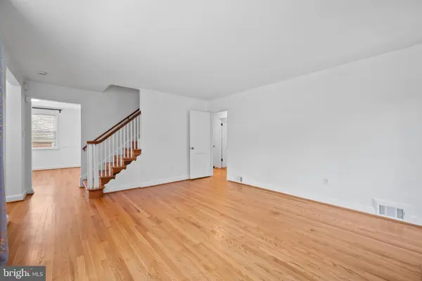 9110 AUTOVILLE DR, College Park, MD 20740