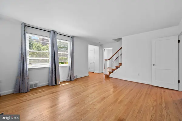 9110 AUTOVILLE DR, College Park, MD 20740