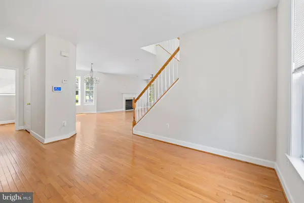 1820 N GREENLEESE DR, Frederick, MD 21701