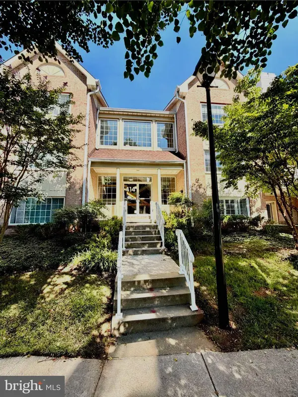 414 ROCKFLEET RD #203