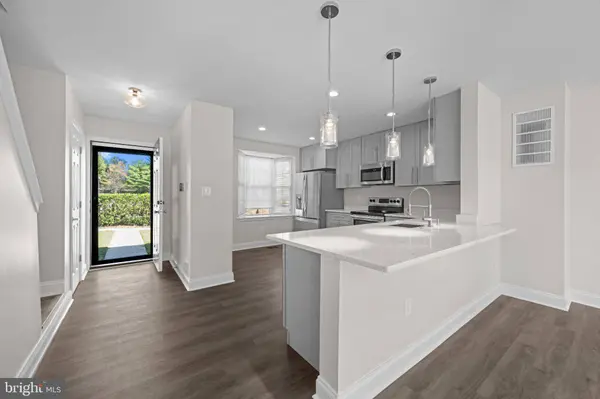 122 COURTLAND WOODS CIR, Pikesville, MD 21208