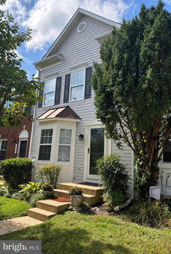 3317 HOLLOW CT