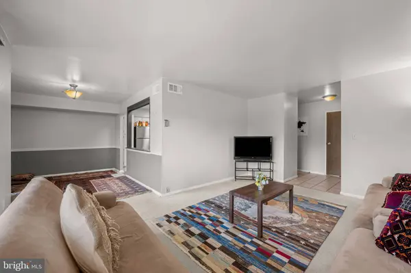 6946 HANOVER PKWY #201, Greenbelt, MD 20770