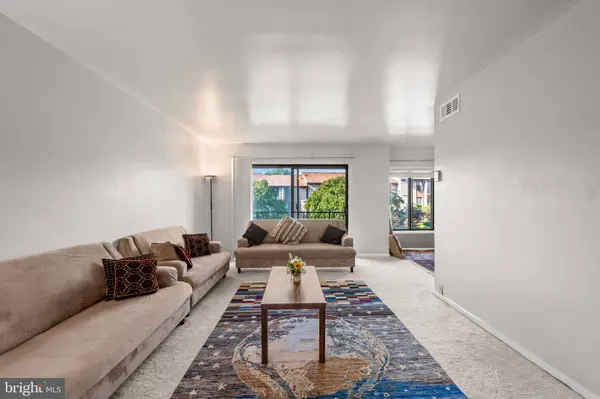 6946 HANOVER PKWY #201, Greenbelt, MD 20770