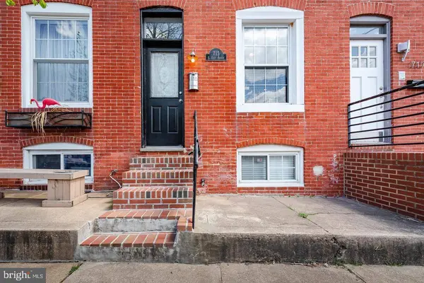 715 S EAST AVE