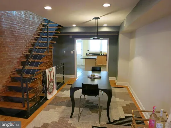 715 S EAST AVE, Baltimore, MD 21224