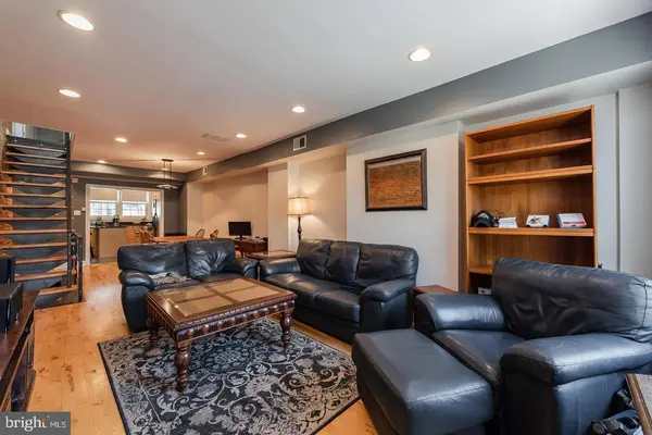 715 S EAST AVE, Baltimore, MD 21224