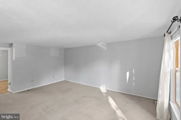 7515 SUMMER BLOSSOM LN, Columbia, MD 21046