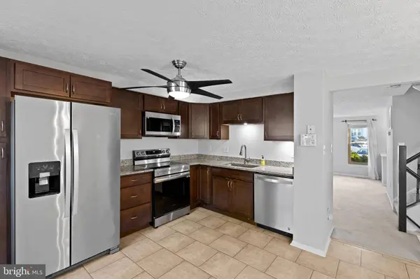 7515 SUMMER BLOSSOM LN, Columbia, MD 21046