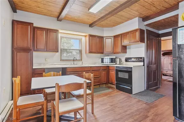 5014 Wheathill RD, East Palestine, OH 44413