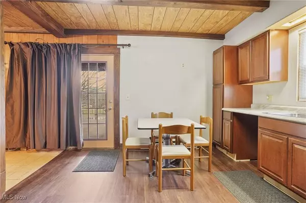 5014 Wheathill RD, East Palestine, OH 44413