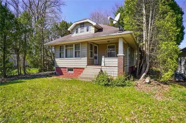 196 Maywood DR, Youngstown, OH 44512