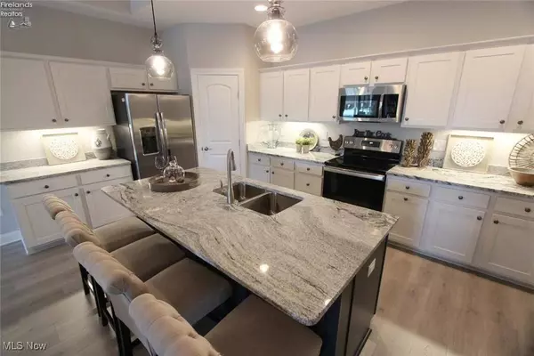 9264 Sharrott RD #1002, Poland, OH 44514