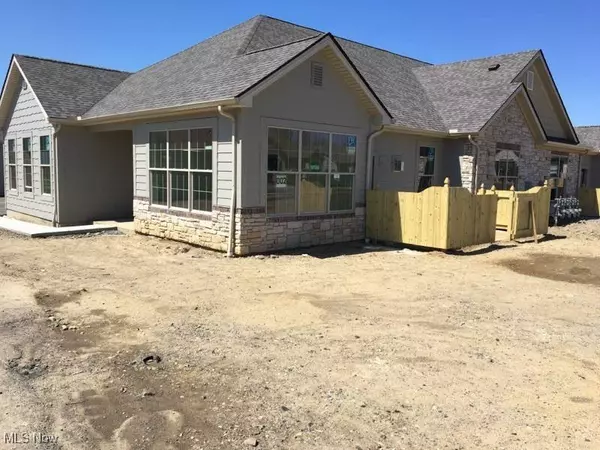 9264 Sharrott RD #1002, Poland, OH 44514