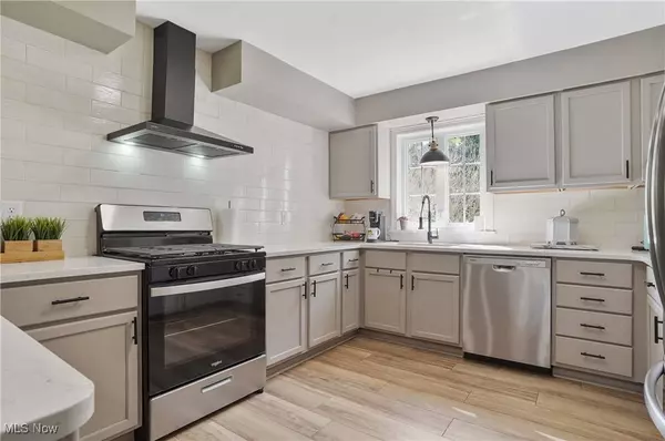 3430 Logan WAY, Youngstown, OH 44505