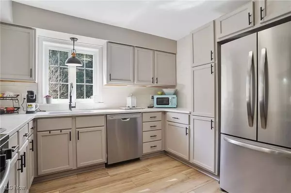 3430 Logan WAY, Youngstown, OH 44505