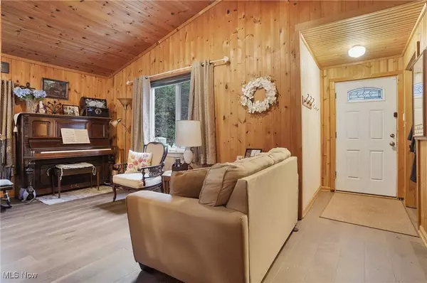 47401 Tomahawk DR, Negley, OH 44441