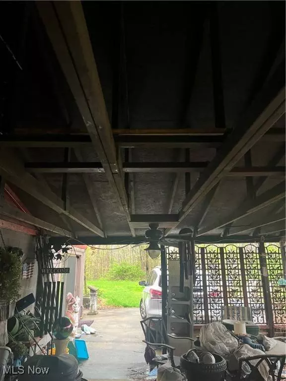 9105 Kiowa TRL, Negley, OH 44441