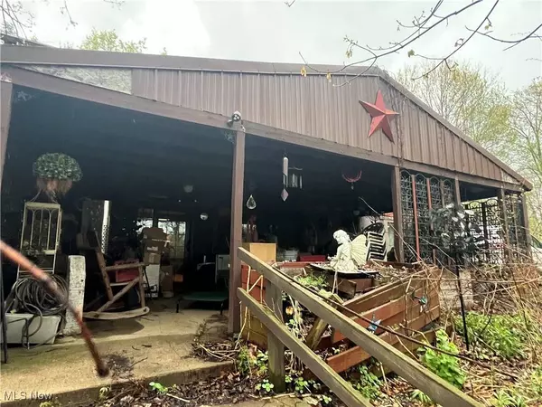 9105 Kiowa TRL, Negley, OH 44441