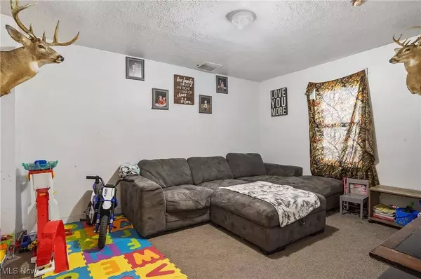 11849 South AVE, North Lima, OH 44452