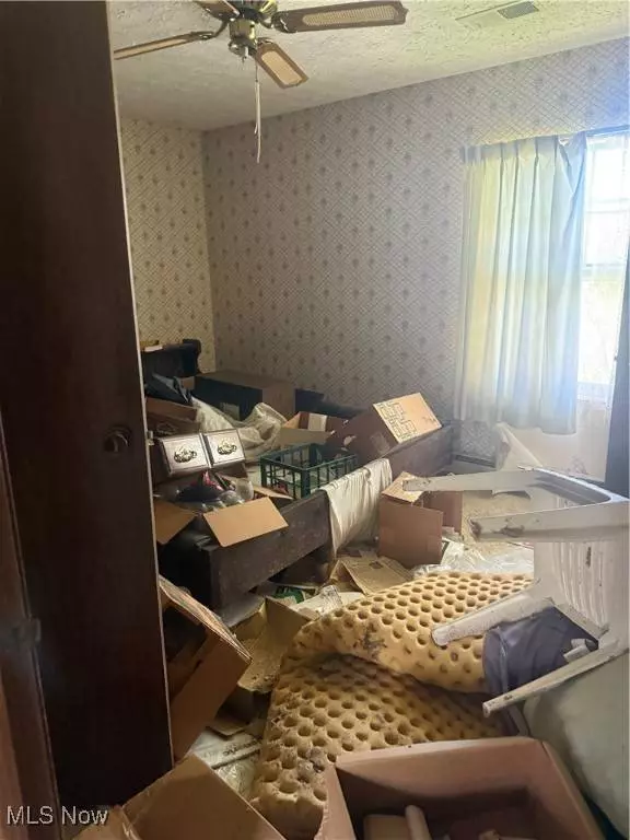 24858 Sherman ST, Homeworth, OH 44634