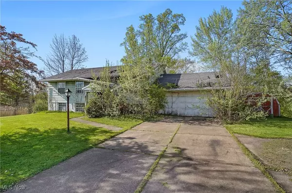 24858 Sherman ST, Homeworth, OH 44634