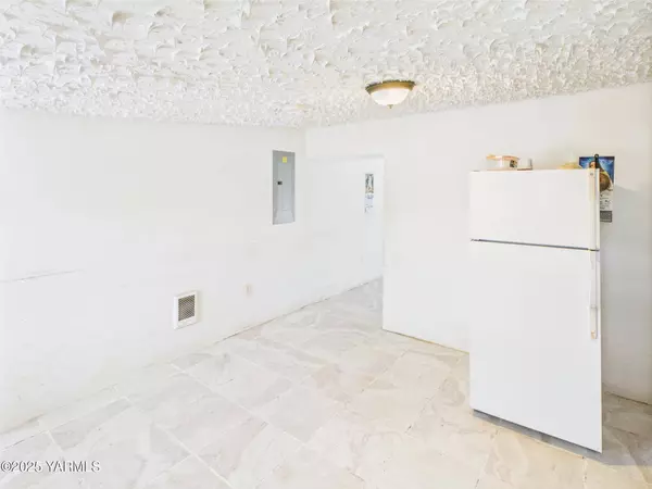 304 naches Ave S, Wapato, WA 98951