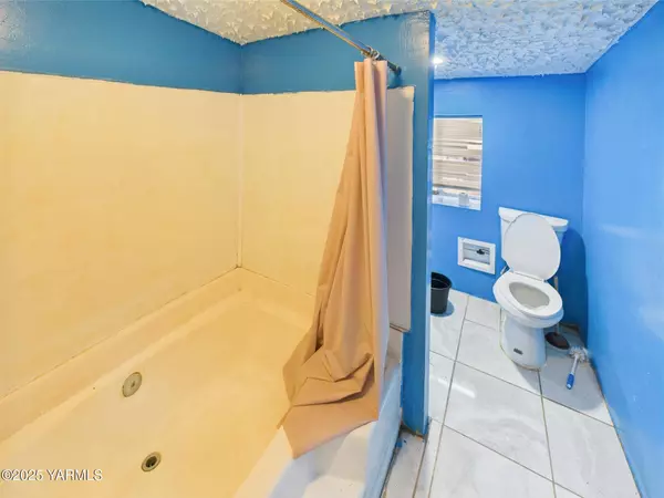 304 naches Ave S, Wapato, WA 98951