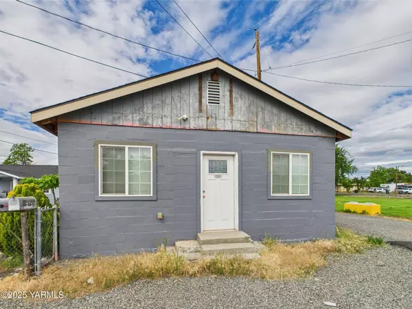 304 naches Ave S, Wapato, WA 98951