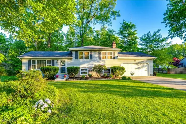 1429 Tomilu DR, Girard, OH 44420