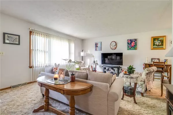 1429 Tomilu DR, Girard, OH 44420