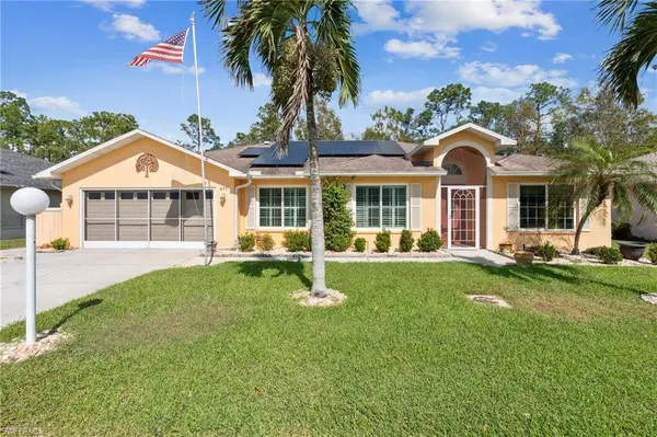 877 Charlemagne BLVD, Naples, FL 34112