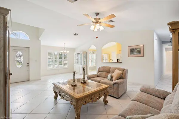 877 Charlemagne BLVD, Naples, FL 34112