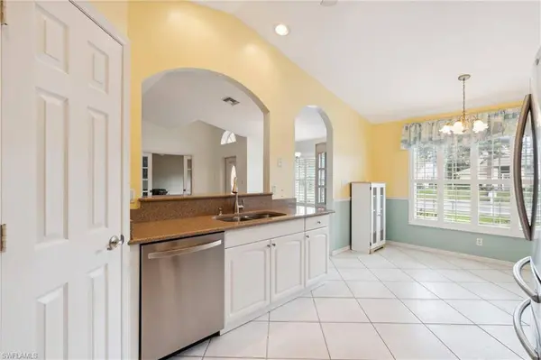 877 Charlemagne BLVD, Naples, FL 34112