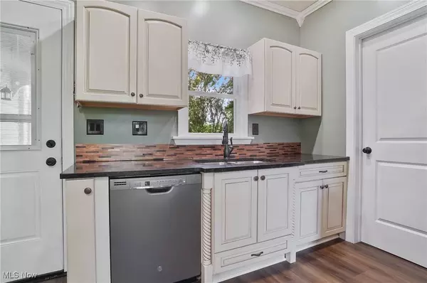 11195 Mahoning AVE, North Jackson, OH 44451