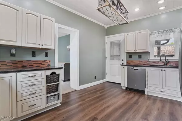 11195 Mahoning AVE, North Jackson, OH 44451