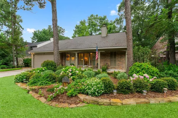 182 Sandpebble DR, The Woodlands, TX 77381