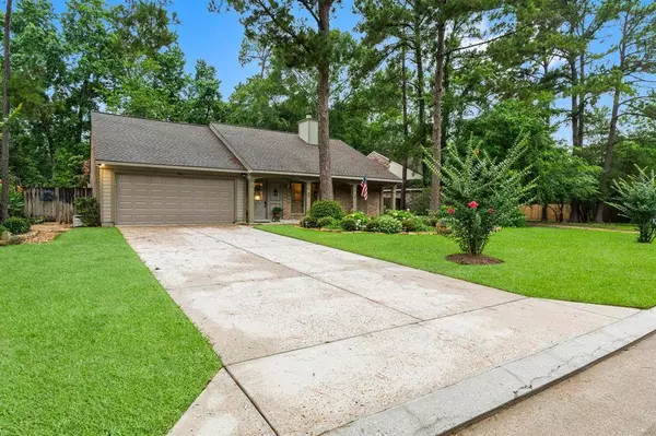 182 Sandpebble DR, The Woodlands, TX 77381