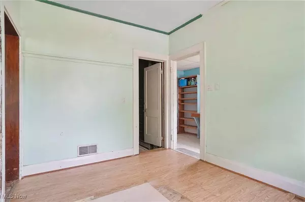 355 N 12th ST, Sebring, OH 44672