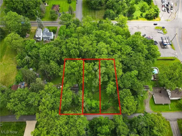 3343 Lawnview AVE, Lowellville, OH 44436