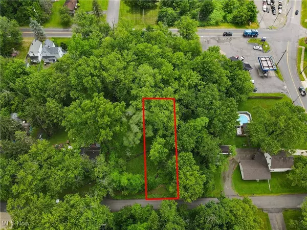 3343 Lawnview AVE, Lowellville, OH 44436