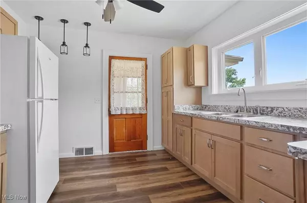 608 S 14th ST, Sebring, OH 44672