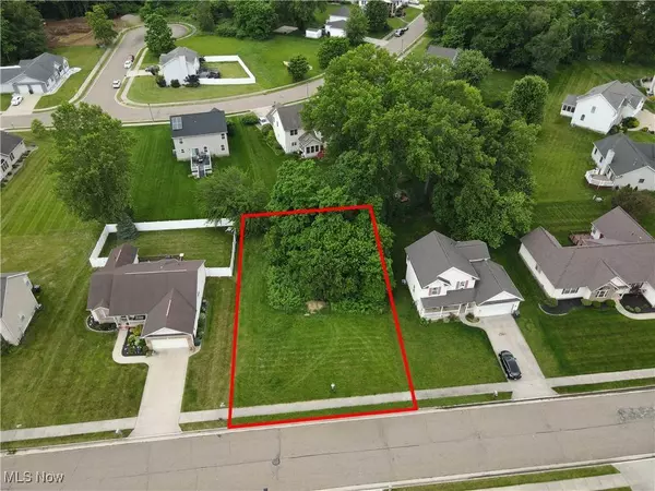 Quail Hollow AVE NE, Canton, OH 44704