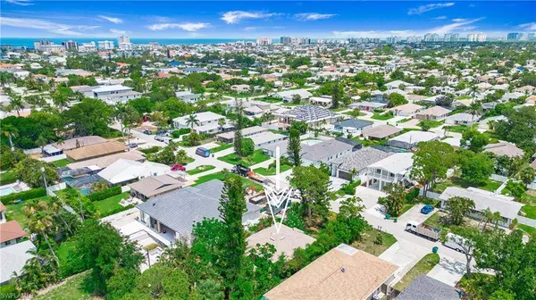 638 93rd AVE N, Naples, FL 34108