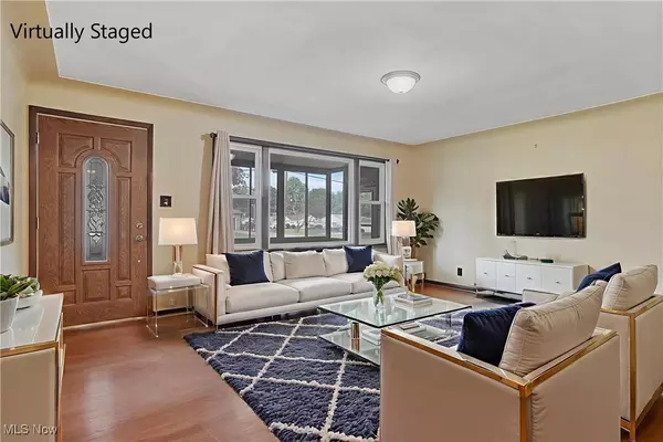 3451 Susan CIR, Youngstown, OH 44511