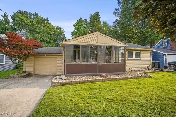 3451 Susan CIR, Youngstown, OH 44511