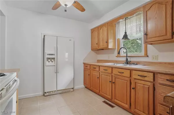 3451 Susan CIR, Youngstown, OH 44511