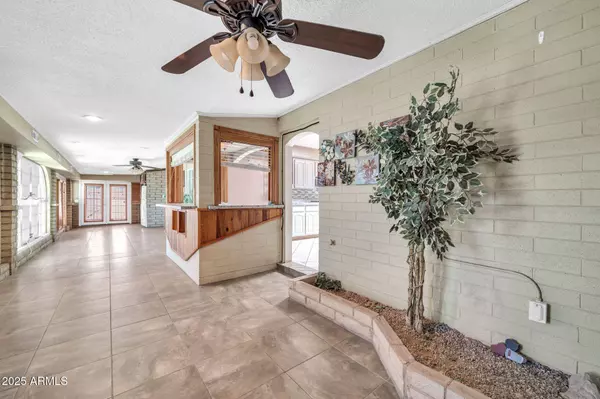 6217 W Orange Drive, Glendale, AZ 85301