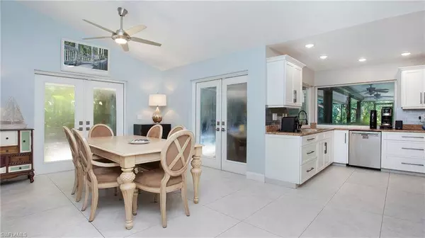 5961 Sea Grass LN, Naples, FL 34116